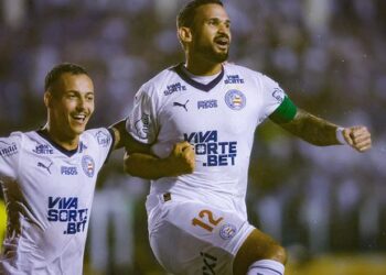Bahia goleia o Confiança e coloca mão na taça da Copa do Nordeste