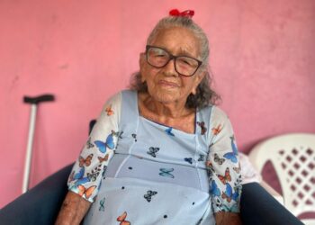 Mulher de 101 anos consegue aposentadoria por idade após quarenta anos de luta 
