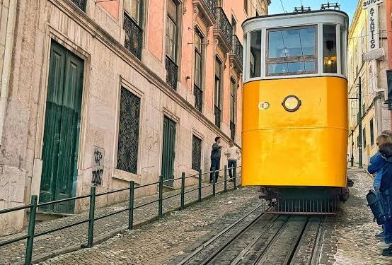 Elevador da Glória: descarrila, tomba e deixa 15 mortos e 23 feridos