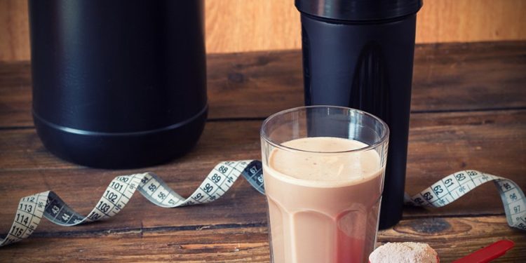 Creatina e tadala: Anvisa proíbe 32 suplementos da mesma empresa por produção ilegal