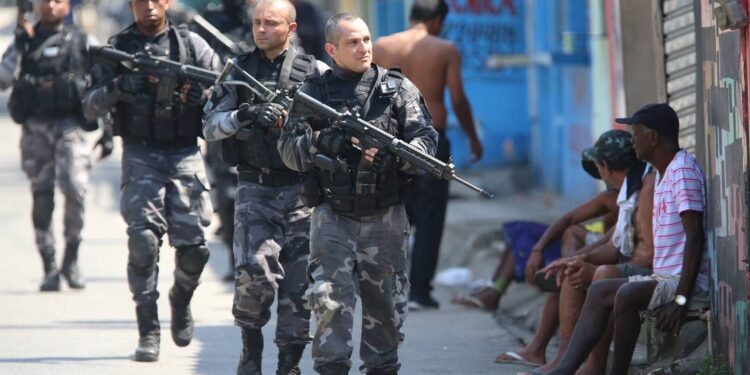 Megaoperação no Alemão e na Penha contra o CV tem 64 mortos e 81 presos