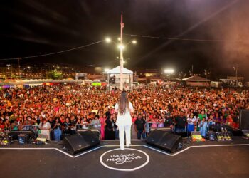 Candeias: Valesca Mayssa, Nara Costa e atrações locais emocionam público na abertura da Semana Evangélica