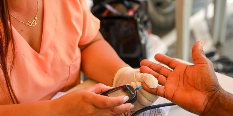 Candeias: Mulheres são beneficiadas com diversos atendimentos em ação do Outubro Rosa