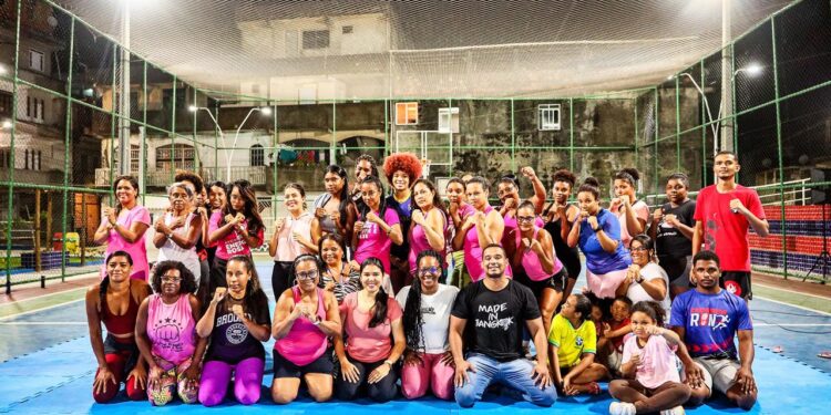 Candeias: Aula de Defesa Pessoal ensina técnicas para mulheres agirem em situações de perigo