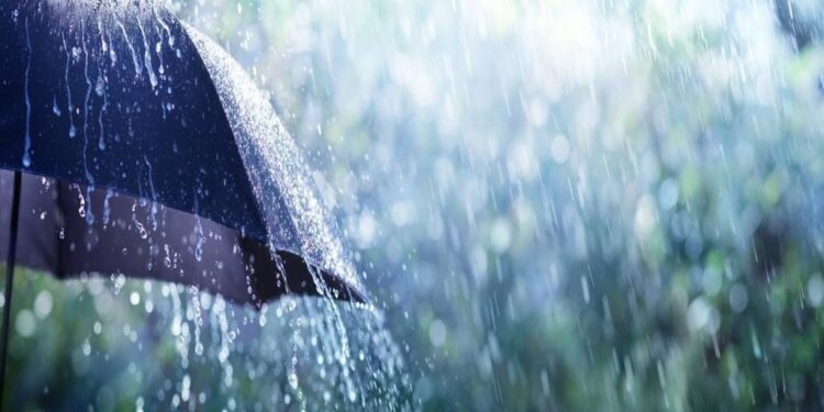 Inmet emite alerta de chuvas intensas para 48 cidades da Bahia