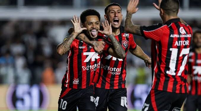 Vitória vence confronto contra o Santos por 1×0 e respira na luta contra o rebaixamento