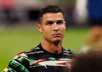 Cristiano Ronaldo se torna 1° bilionário da história do futebol