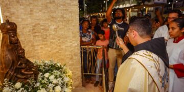 Candeias: Inauguração de praça tem aplausos do povo e benção de Nossa Senhora