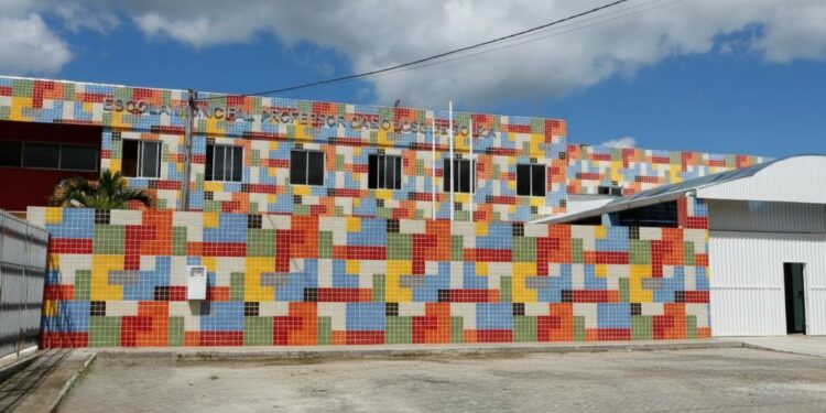 Candeias: SEDUC abre matrícula para EJA com cursos profissionalizantes gratuitos; saiba mais