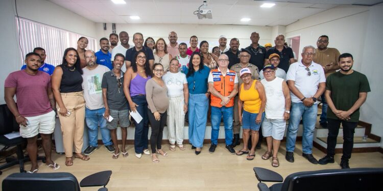 Prefeitura de Madre de Deus promove reunião de alinhamento com blocos carnavalescos para o Madre Folia 2026