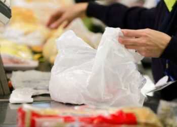 As lojas da rede Fort supermercados, deixarão de fornecer sacolas plásticas gratuitas, a partir de 9 de fevereiro