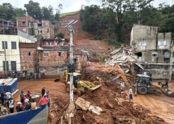 Chuva deixa 30 mortos 3 mil pessoas desabrigados em Juiz de Fora e Ubá; 39 estão desaparecidos