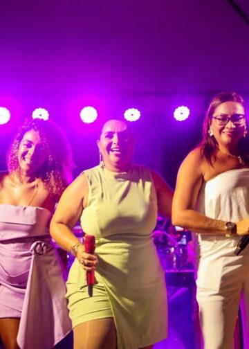 Candeias: Em noite de “Divas”, cantoras realizam show especial em homenagem à mulher