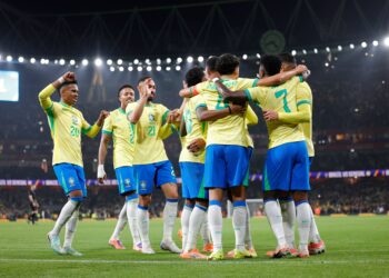 Brasil atropela o Panamá por 6×2