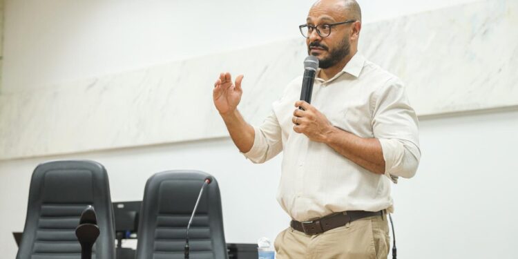 Candeias: Sefaz realiza apresentação da LDO 2027 em audiência pública na Câmara Municipal