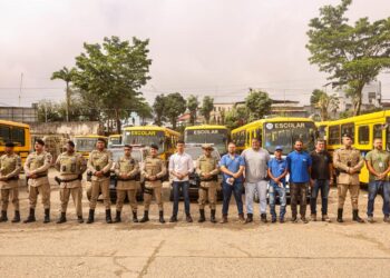 Candeias: SEMAN realiza ação educativa em parceria com a polícia militar e PRE