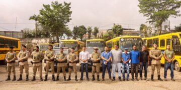 Candeias: SEMAN realiza ação educativa em parceria com a polícia militar e PRE