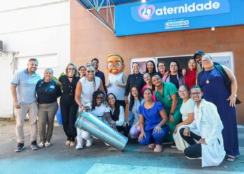 Candeias: Hospital José Mario dos Santos recebe projeto ‘Música que Cura’, de vocalista da Timbalada