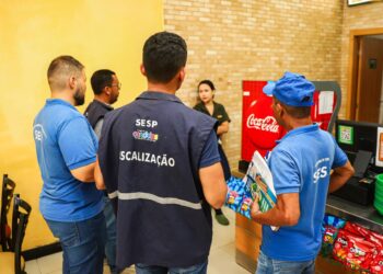 Candeias: SEMAN segue com campanha sobre descarte consciente do lixo