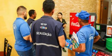 Candeias: SEMAN segue com campanha sobre descarte consciente do lixo