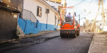 ‘Asfalta Candeias’: Prefeitura intensifica serviços e pavimenta 5 localidades em menos de uma semana
