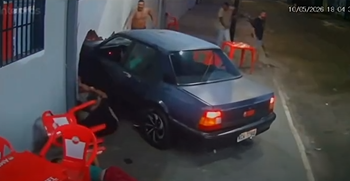 Tragédia no Trânsito: Carro desgovernado sobe calçada e atropela pessoas e derruba parede de um bar