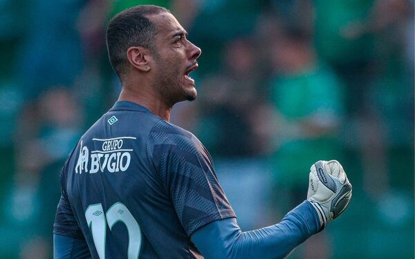 Lesão grave! Bahia divulga diagnóstico e goleiro passará por cirurgia