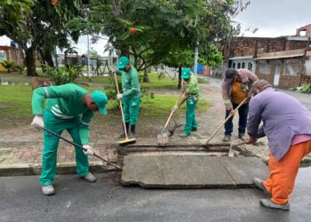 Candeias: Técnicos da Defesa Civil e SEMAN atendem chamados de moradores após forte chuva