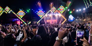 Candeias: 2º dia de São João é marcado por apresentações de grandes nomes da música e artistas locais.