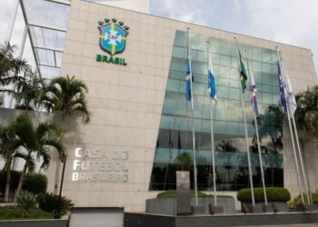 CBF afasta árbitro depois de atuação polêmica no Brasileirão; saiba mais