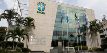 CBF afasta árbitro depois de atuação polêmica no Brasileirão; saiba mais