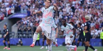 Após polêmica, Bélgica goleia e elimina Estados Unidos nas oitavas da Copa