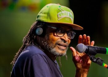 Edson Gomes dá entrada na UTI em hospital